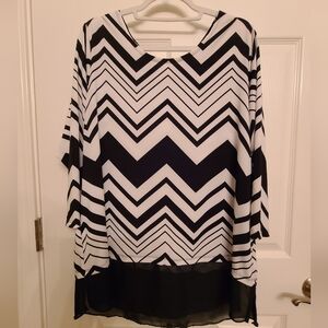 Dressbarn Monochrome Chevron Blouse